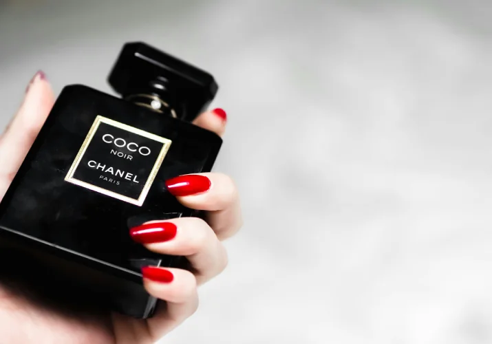 Chanel: „A nő, aki nem visel parfümöt, nem rendelkezik jövővel.”>