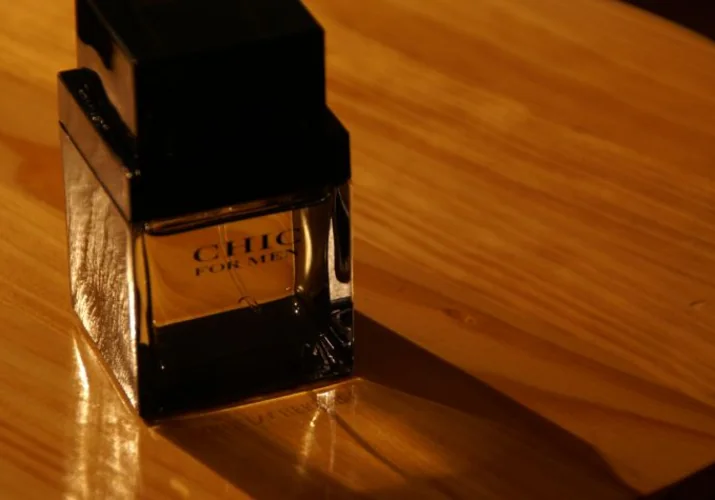 A legjobb fás illatok, amelyek kiemelik természetes eleganciádat>